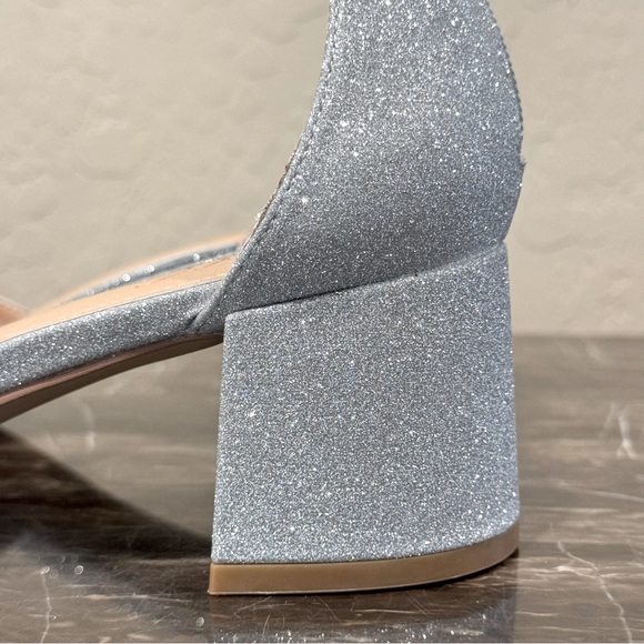 NEW Badgley Mischka Jewel Cathleen Heels - Picture 8 of 14